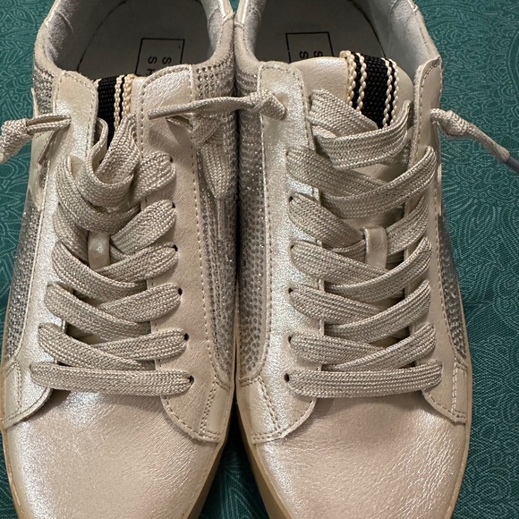 ShuShop Silver Sparkly Star Sneakers size 8 - Picture 1 of 6